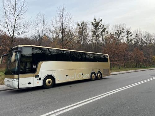 Prosto Bus Plus — автобус перевізника на стоянці перед виїздом за маршрутом