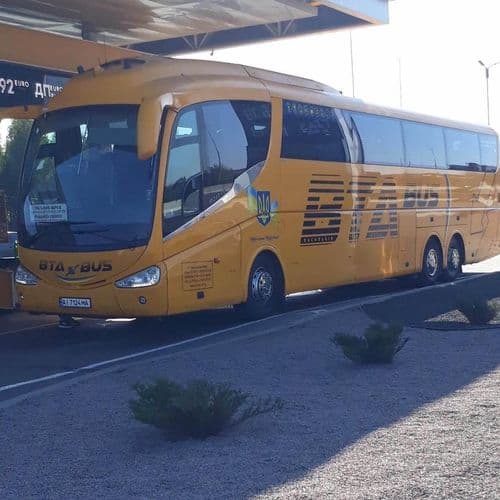 Автобуси перевізника BTA BUS, які виконують регулярні міжнародні рейси до європейських міст — квитки на atatickets.com.