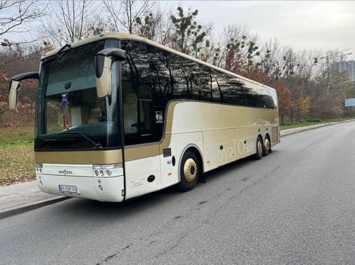 Автобус Prosto Bus Plus зовні — сучасний транспорт перевізника для пасажирських поїздок