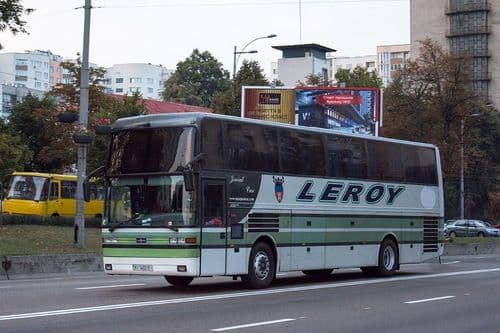 Сучасний туристичний автобус BTA BUS на міжнародному маршруті — безпечні та комфортні перевезення з України до Європи.