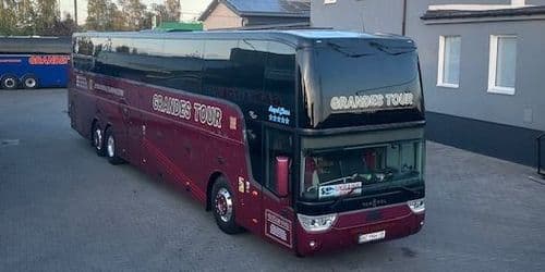 Двоповерховий автобус Grandes Tour VanHool Royal Class у Польщі — міжнародні рейси з України до Іспанії та Німеччини
