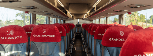 Салон автобуса Grandes Tour — пронумеровані комфортабельні сидіння на міжнародних рейсах з України