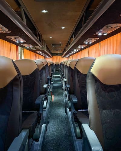 Автобус перевізника TocoBus перед виїздом на маршрут