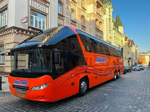 Преміальний автобус Neoplan Starliner L перевізника TransTempo для комфортних міжнародних подорожей на atatickets.com — бронювання квитків та розклад онлайн.